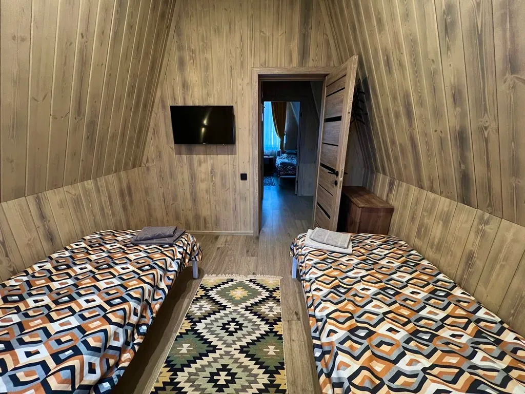 Уютный A-Frame в лесном массиве на берегу реки