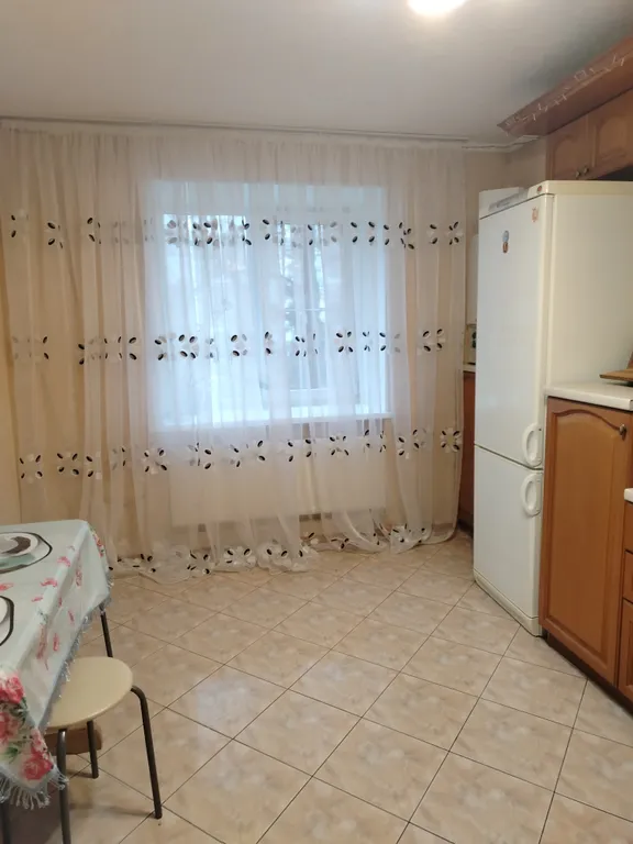 Огромная трёхкомнатная квартира в центре