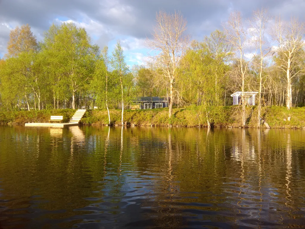 Дом на берегу озера