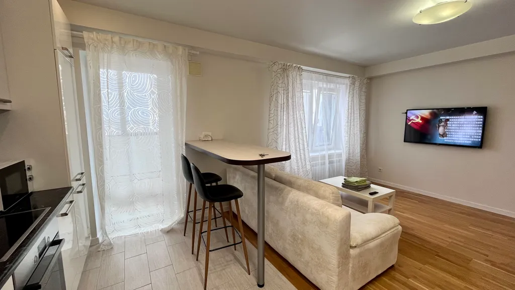 Шикарная квартира с видом на город с лоджии 17 эт,в центре Древлянки