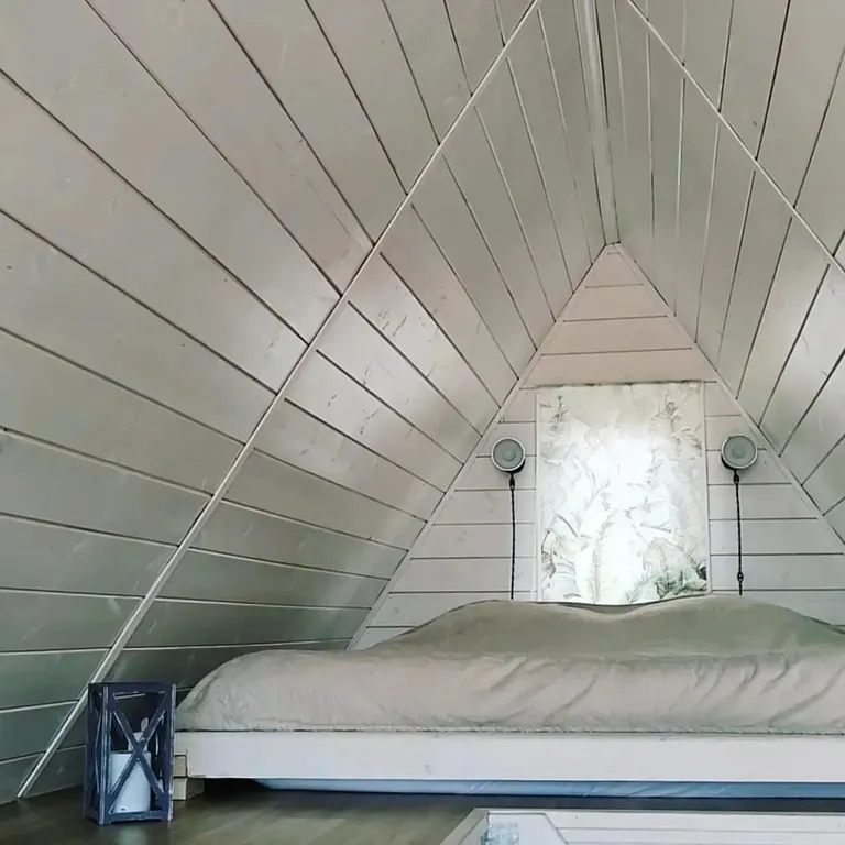 Уютный дом в стиле Афрейм в черте города