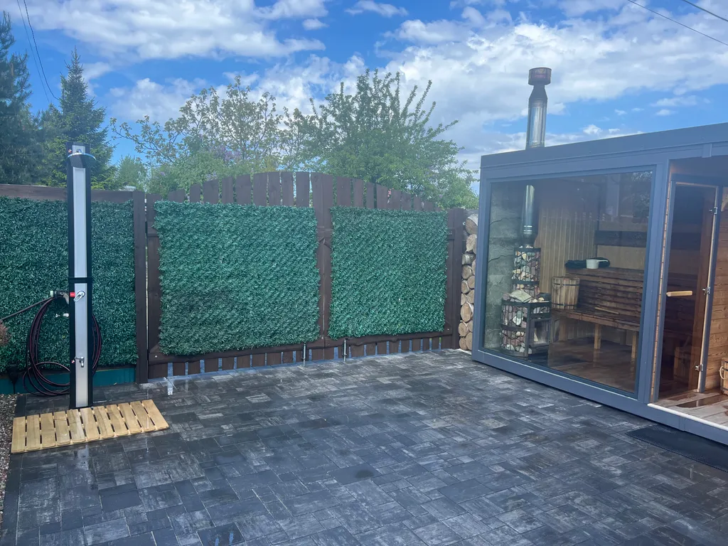 Семейный дом с баней и джакузи