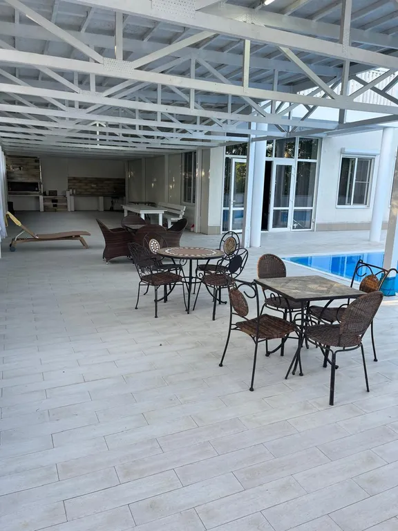 Дом-вилла с бассейном