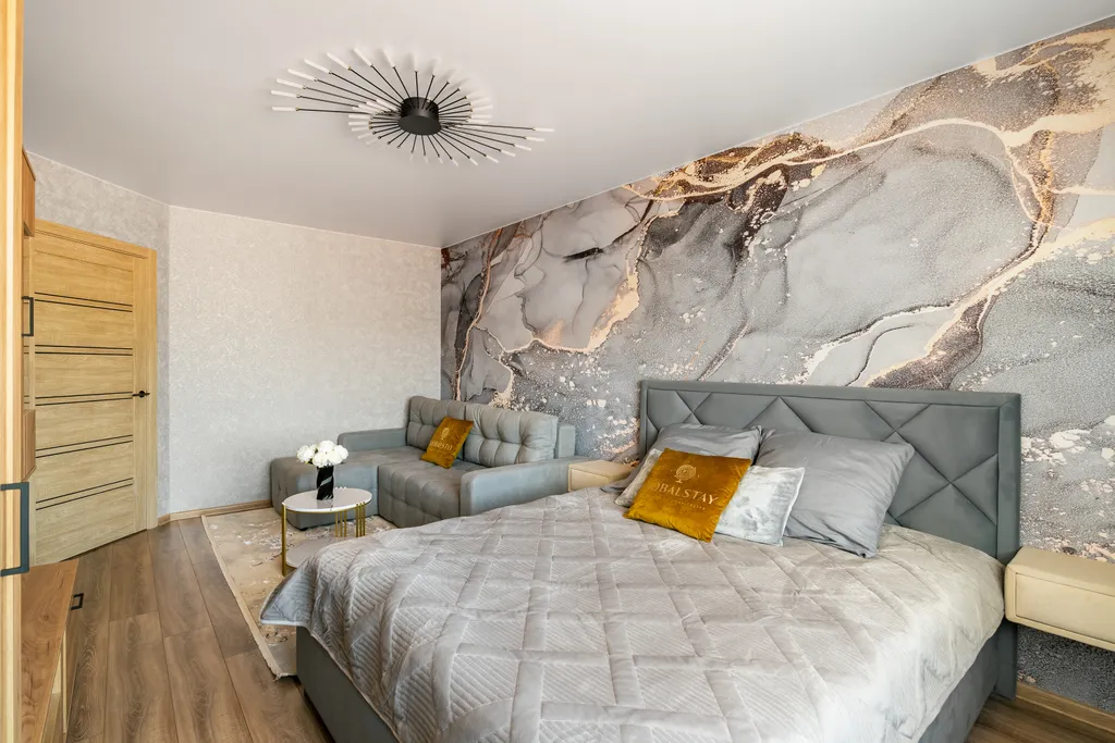 Солнечная 1-комнатная квартира на набережной Днепра