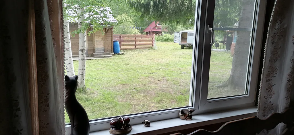 Дом рядом с озером