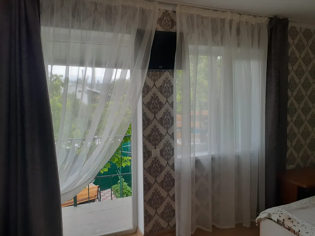 Коттедж на 5 человек со своим двориком