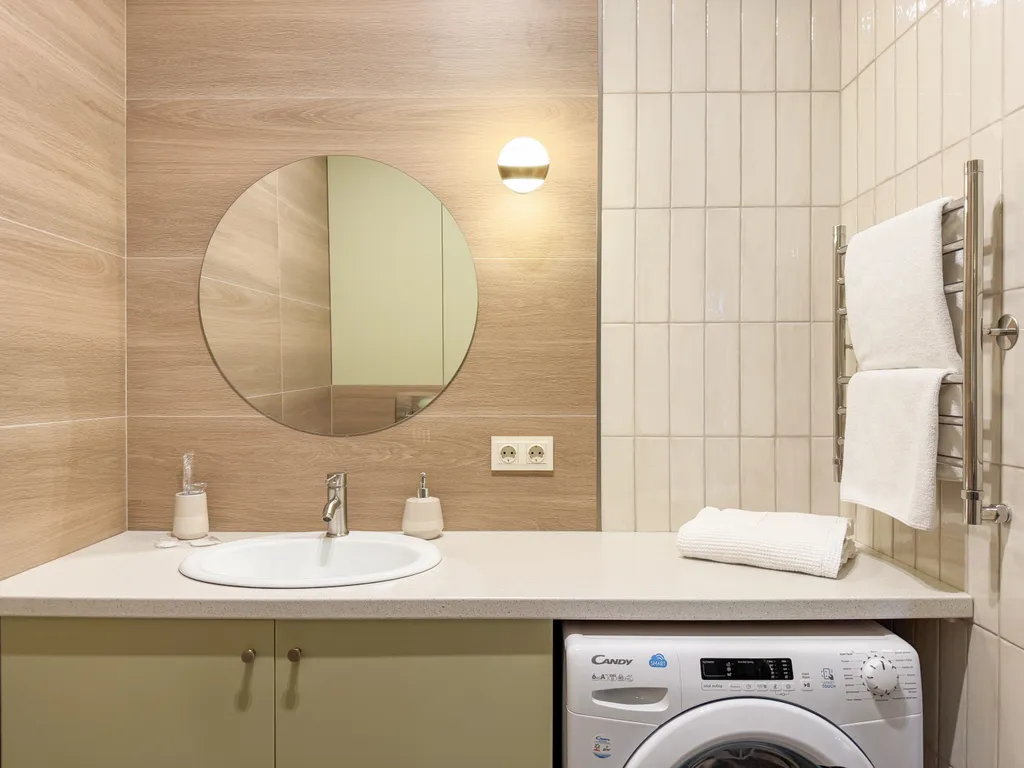 Студия в центре с балконом и стильным дизайном