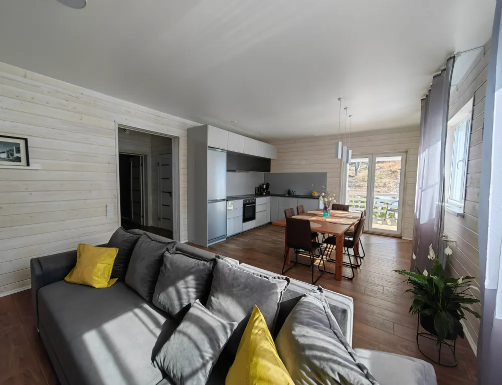 Стильный и уютный дом вблизи города