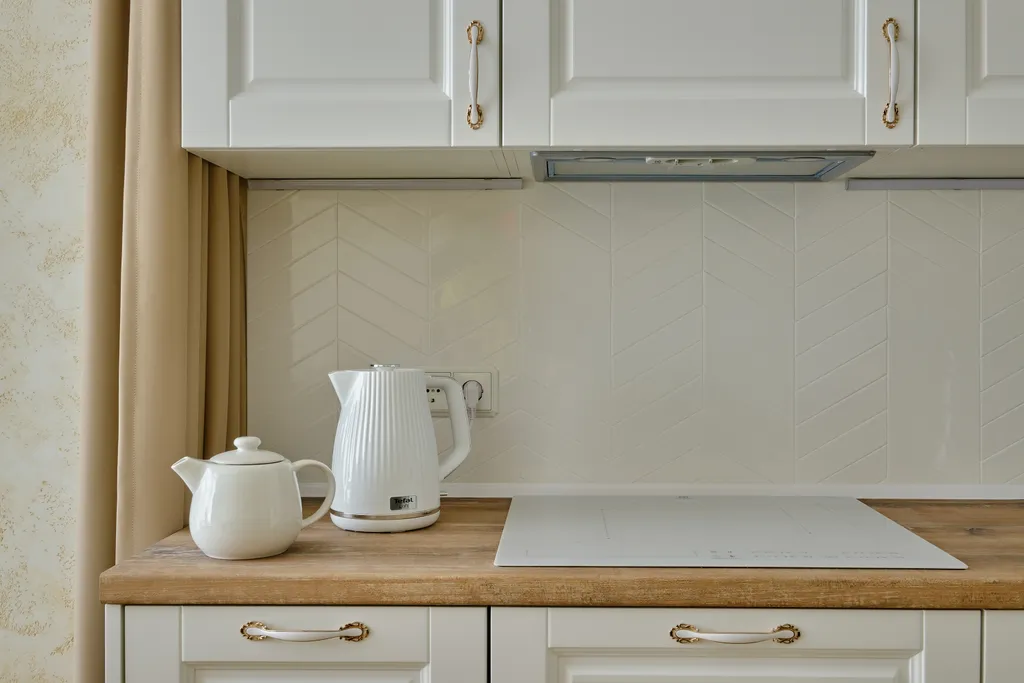 Квартира с дизайнерским ремонтом и видом на горы на побережье