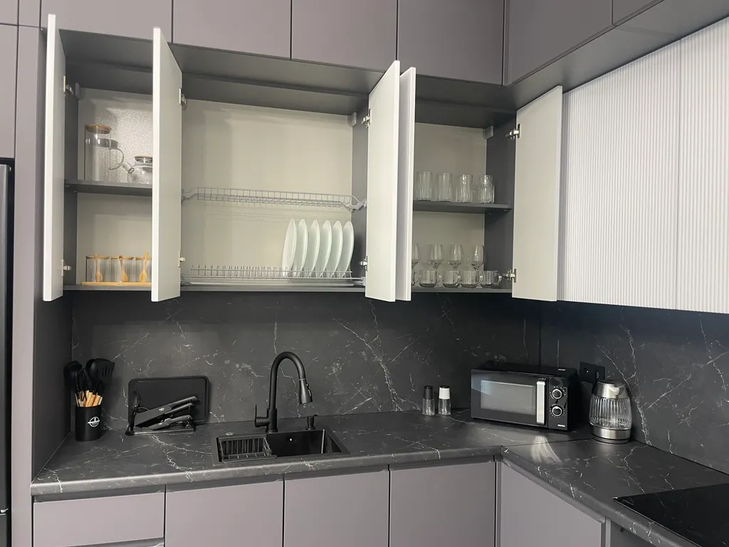 Двухкомнатная просторная квартира с панорамным видом на парк в центре