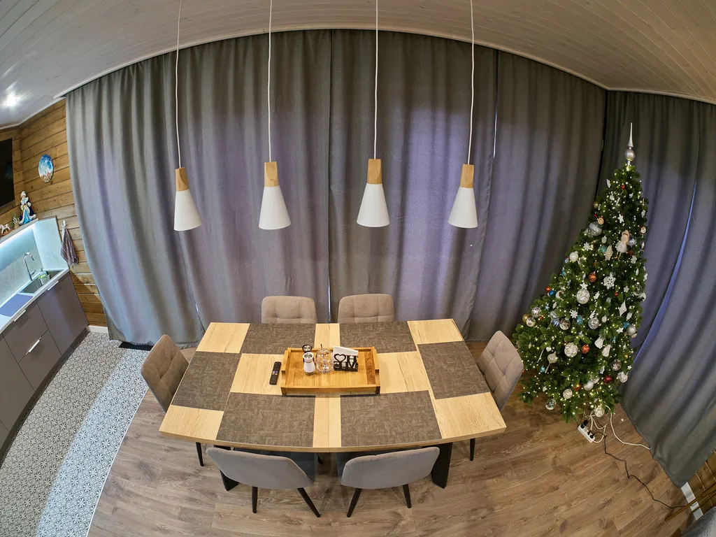 Дом на берегу озера