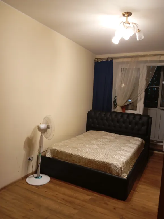 Комната с балконом рядом с метро