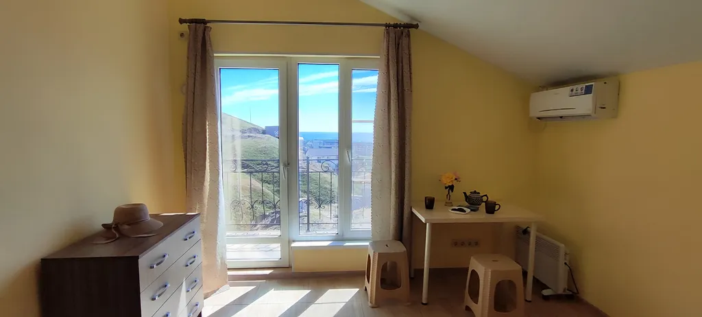 Апартаменты с балконами и панорамным видом на море и горы