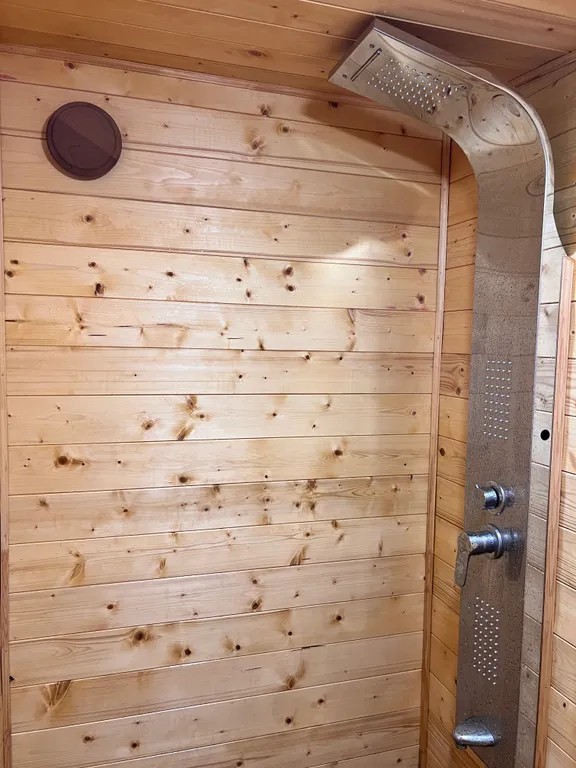 Уютный гостевой домик с бассейном, баней и чаном рассвет в горах