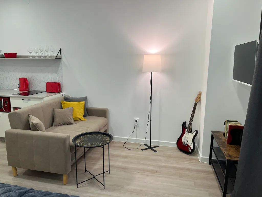 Квартира Квартира Уютная студия в стиле лофт с новым дизайнерским ремонтом — Красноярск