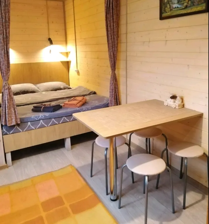 Домик в центре парка Беловежская пуща