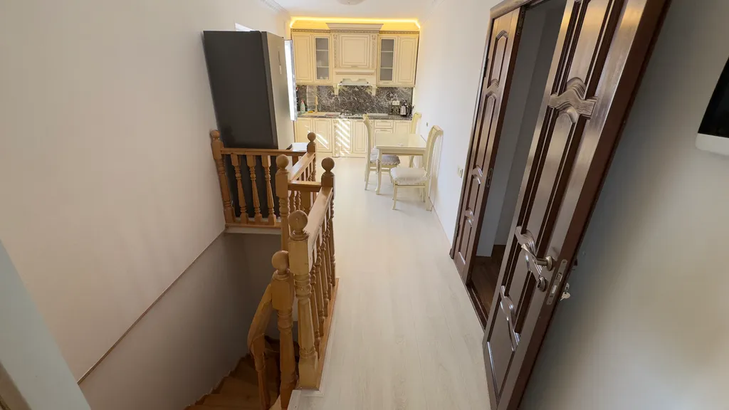 Второй этаж в доме в центре города, все в шаговой доступности