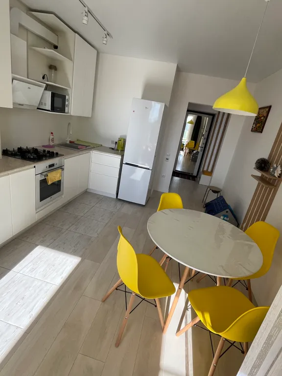 Новая стильная уютная квартира