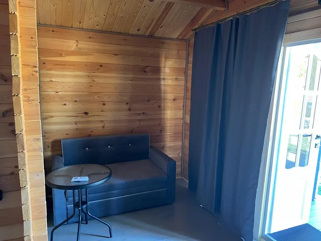 Домик с видом на море и горы