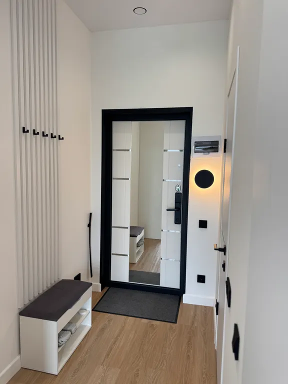 Новая студия с видом на море и дизайнерским ремонтом