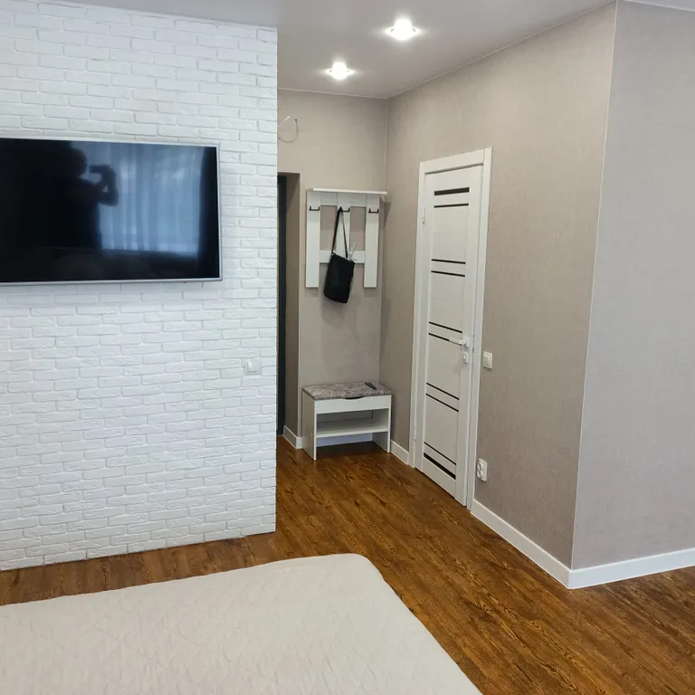 Уютная студия в зеленом массиве