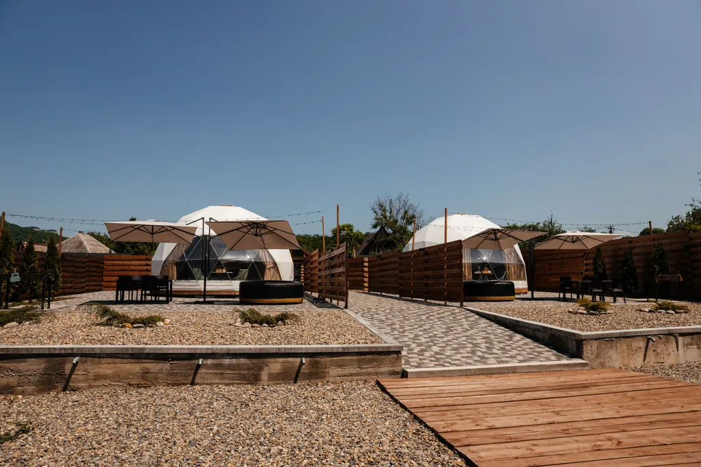 Сфера с горячим бассейном 2