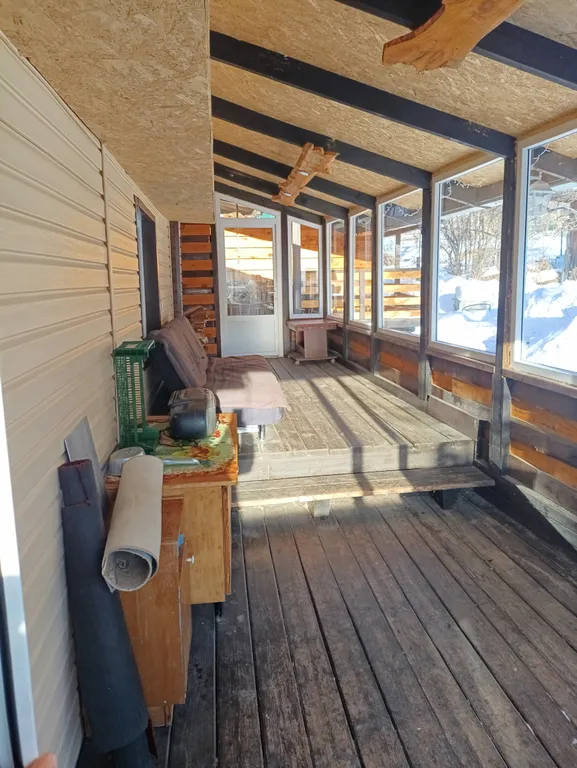 Домик на опушке леса