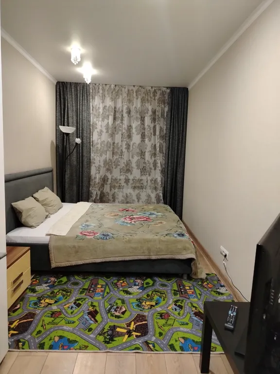 Евротрешка у ЖД вокзал и зоопарка