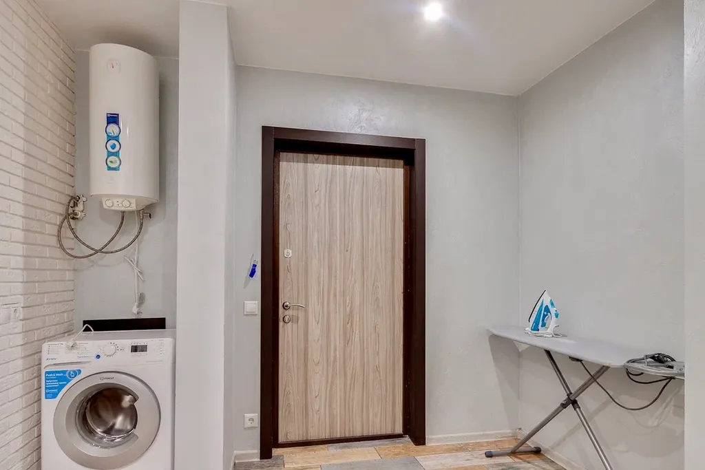 Уютная студия с большой лоджией в доме бизнес-класса