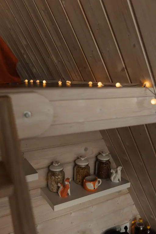 Лиса в шалаше в Тайцах