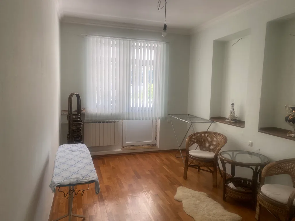 Отдельный большой дом в курортной зоне, с беседкой и мангалом.