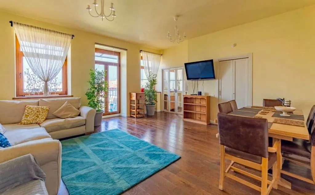 Просторная квартира в центре с красивым видом