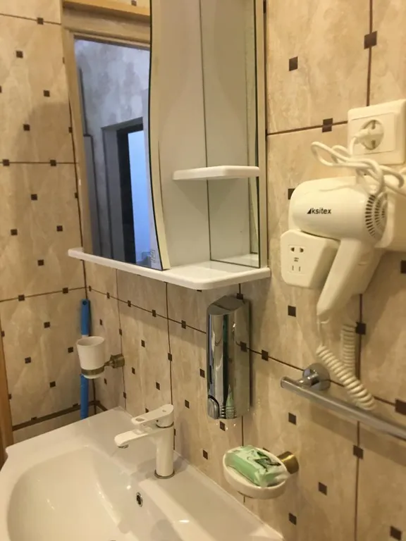 Просторная студия с дизайнерские ремонтом