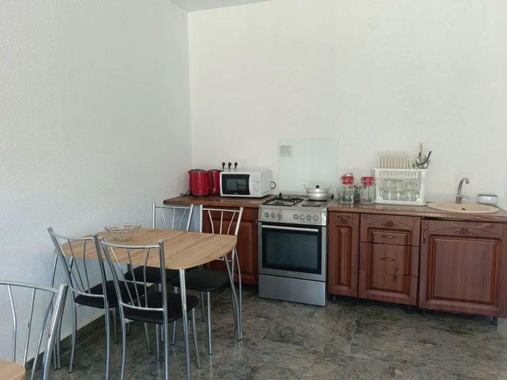 Уютный четырёхместный коттедж с удобствами