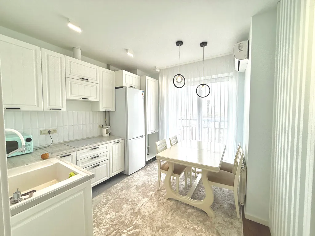 Светлая квартира с видом на реку