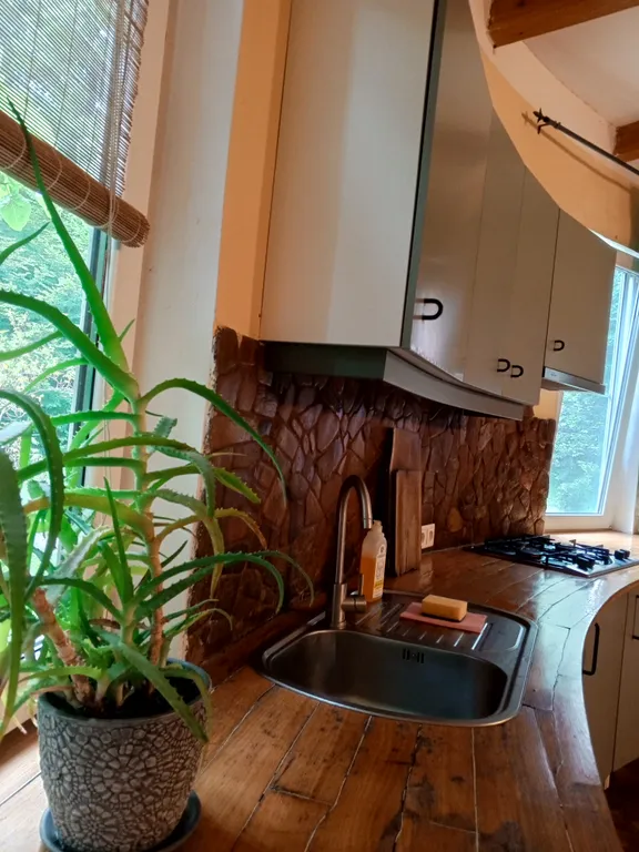 Уединённый Круглый Дом в горах Отшельник