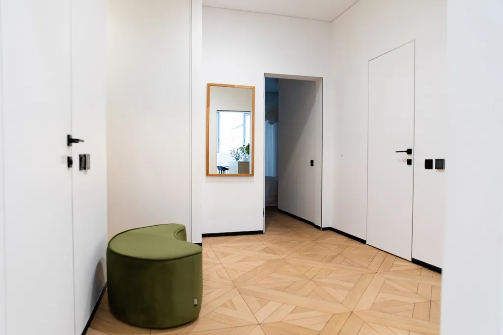 Стильная двухкомнатная квартира у моря