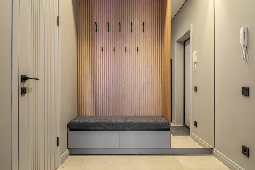 Дизайнерская квартира около сквера в бизнес -высотке