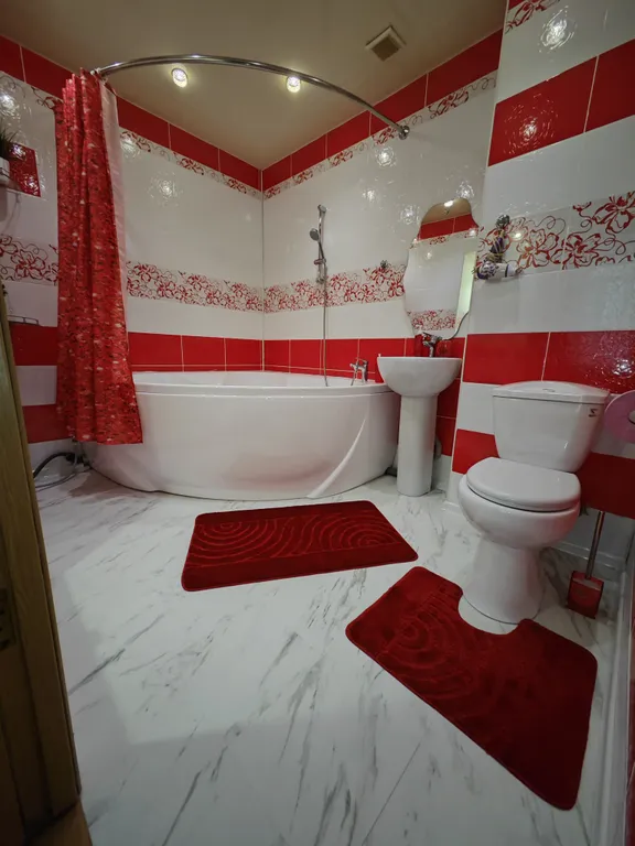 Уютная квартира в большой ванной — аренда посуточно в Комсомольск-на-Амуре