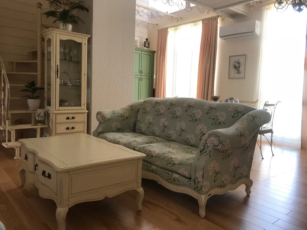 Двухуровневые апартаменты Прованс на круче