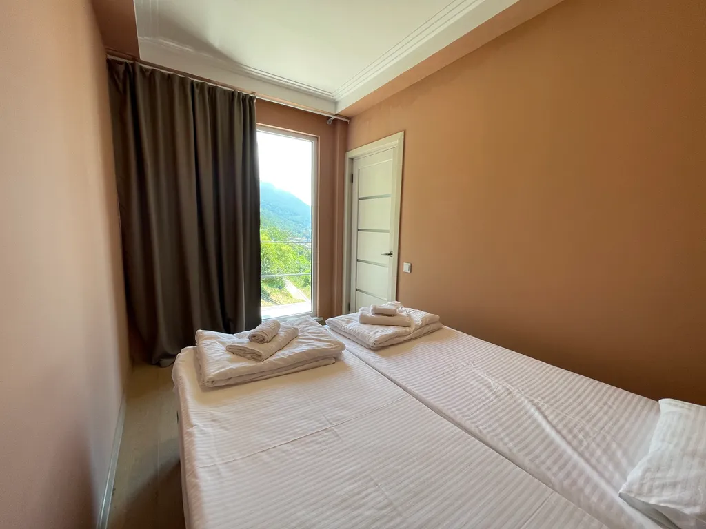 Двухкомнатный четырехместный номер с видом на море