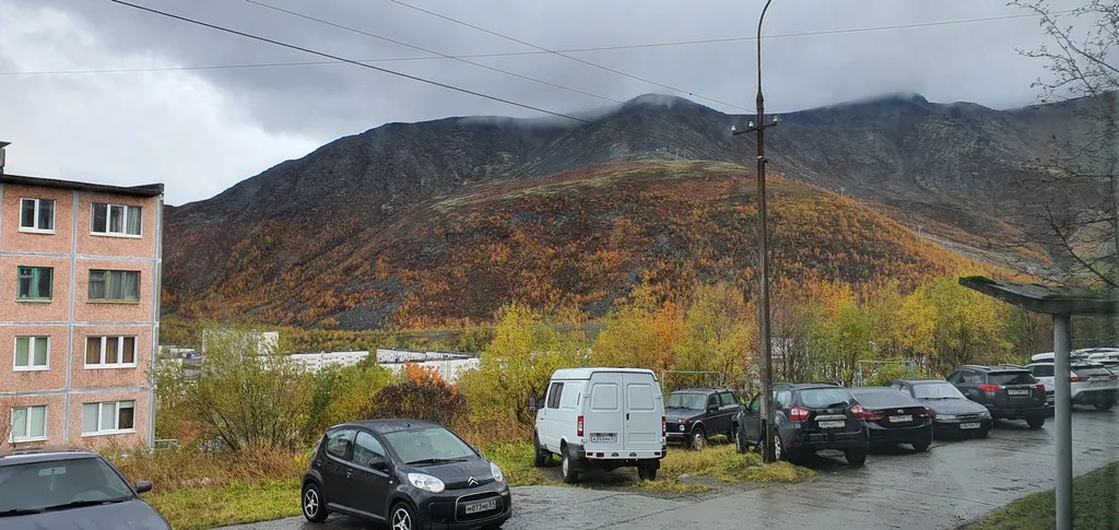 Лофт у северного склона "Горы"