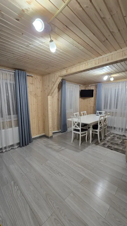 Большой коттедж