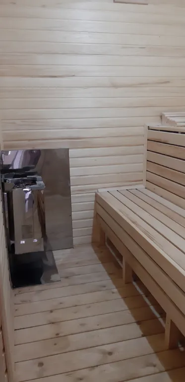 Часть дома рядом с озером