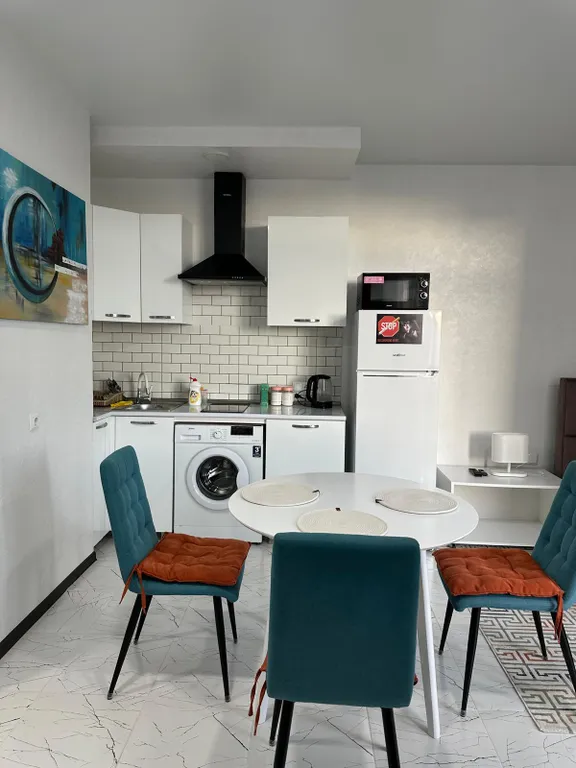 Уютная студия в центре с видом на горы