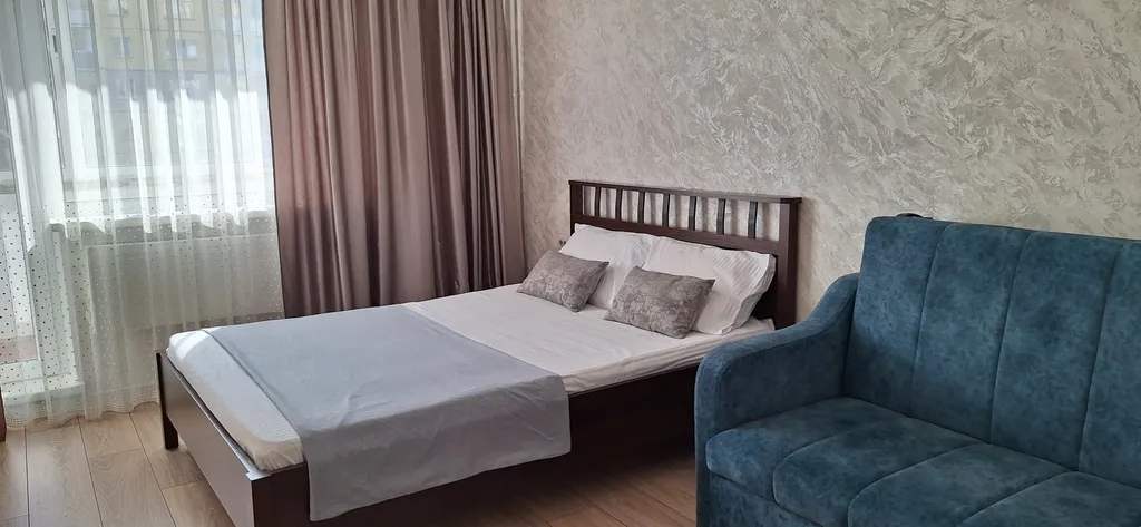 Просторная квартира в южной части города — аренда посуточно в Магнитогорск