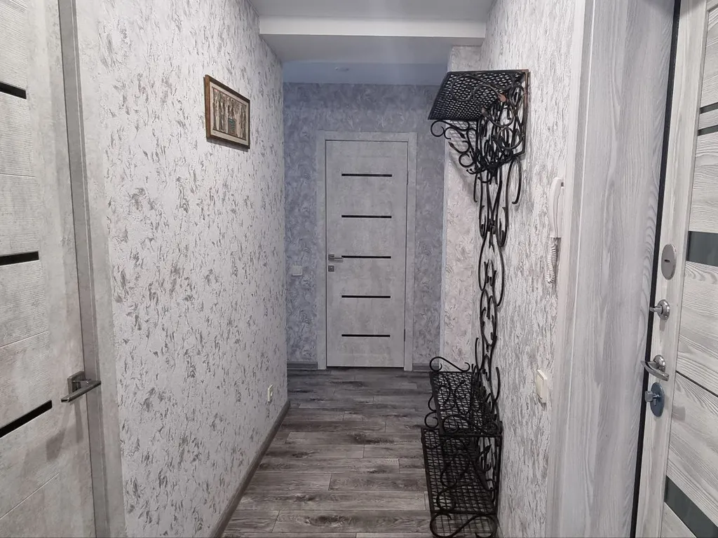 Трехкомнатная квартира вблизи Сквера Энтузиастов