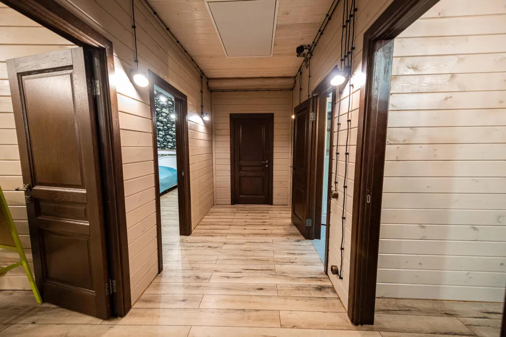 Загородный дом в окружении леса Grovehause