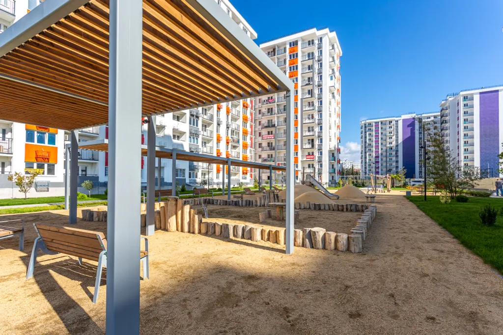 Современная студия Морент с ярким интерьером в жк фрукты