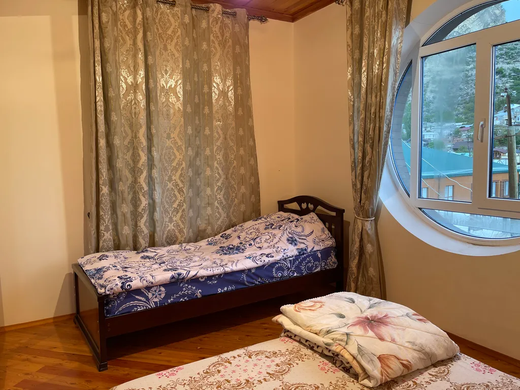 Уютный домик в высокогорном районе Горная Вершина